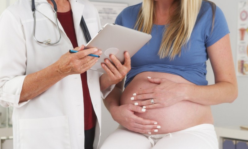 <span style='color:#780948'>ARCHIVED</span> - Spain recommends Covid vaccination for pregnant women