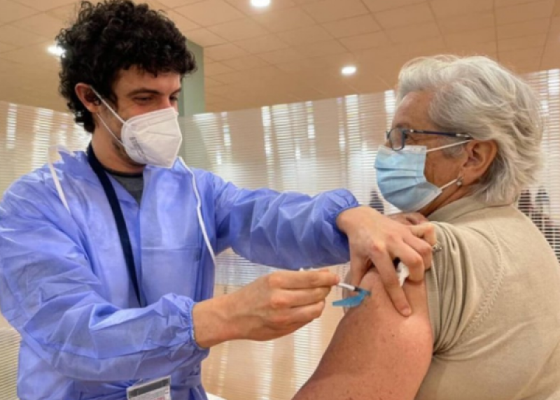 <span style='color:#780948'>ARCHIVED</span> - Third Covid vaccine could be administered with flu jab in Spain