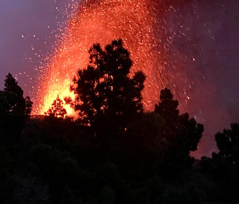 <span style='color:#780948'>ARCHIVED</span> - La Palma volcano eruption could last up to 84 days