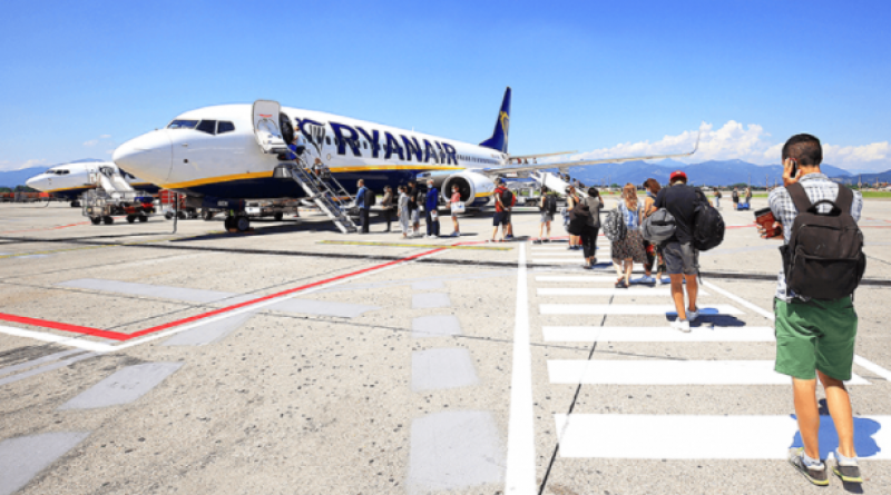 <span style='color:#780948'>ARCHIVED</span> - Ryanair cuts carbon emissions in Spain with electric ground handling