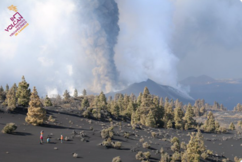 <span style='color:#780948'>ARCHIVED</span> - La Palma volcano claims its first victim