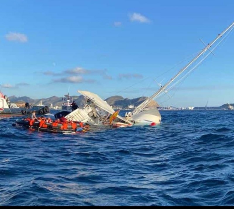 <span style='color:#780948'>ARCHIVED</span> - Catamaran Ole sinking in Cartagena caused by possible factory defect
