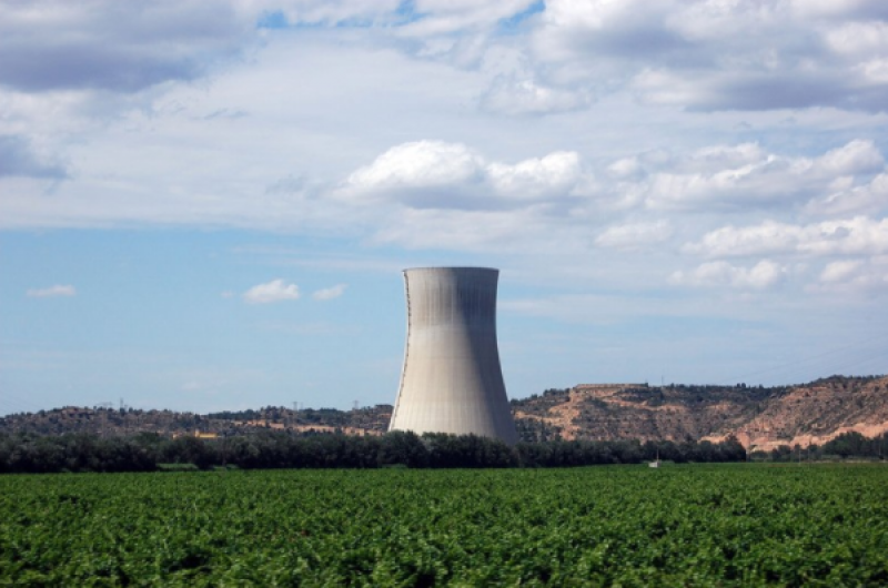 <span style='color:#780948'>ARCHIVED</span> - One dead following nuclear power plant leak in Catalonia