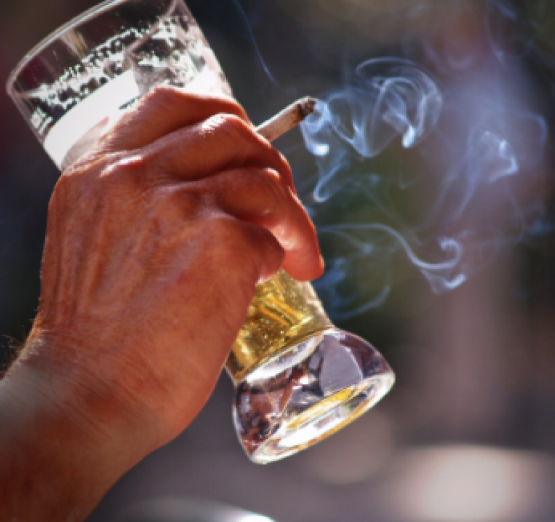 <span style='color:#780948'>ARCHIVED</span> - Hospitality industry up in arms over potential smoking ban in Spain