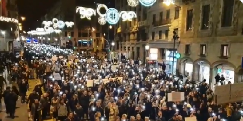 <span style='color:#780948'>ARCHIVED</span> - Widespread protests in Spain against Covid passports